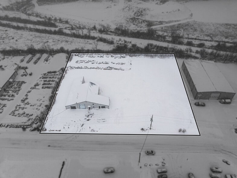 More Photos Of 19 Terry Fox Dr, Vankleek Hill Manufacturing For Sale