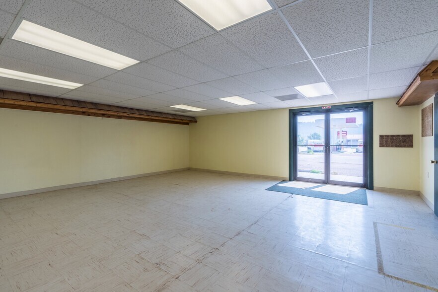 More Photos Of 1705 University Ave, Hot Springs Storefront Retail Office For Sale