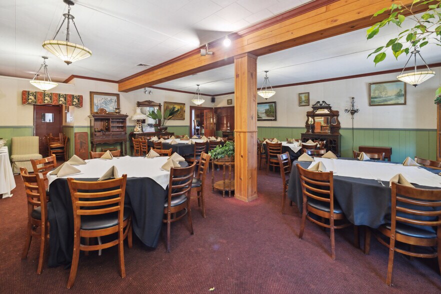 More Photos Of 13300 Big Basin Way, Boulder Creek Restaurant For Sale