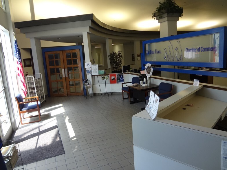More Photos Of 222 W 6th St, Junction City Office For Sale