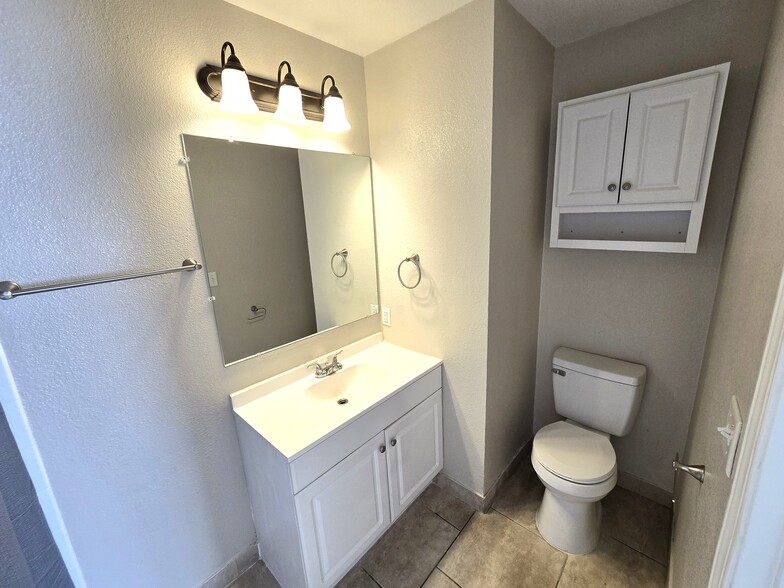 More Photos Of 4300 N Lamont St, Las Vegas Apartments For Sale