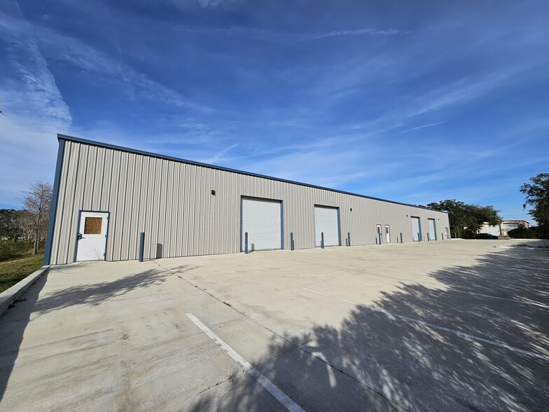 More Photos Of 776 business park blvd, Winter Garden Warehouse For Lease