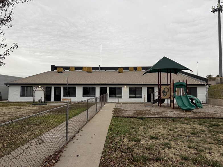 More Photos Of 2182 N Hill Field Rd, Layton Storefront Retail Office For Lease