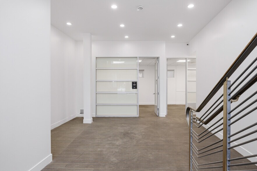 More Photos Of 12532 Ventura Blvd, Studio City Medical For Sale