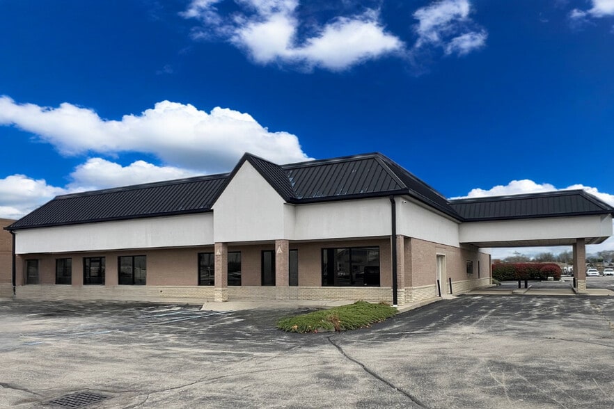 Primary Photo Of 12514 Reynolds Dr, Fishers Bank For Lease