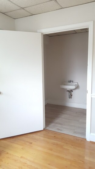 More Photos Of 3521 Monroe Rd, Charlotte Showroom For Lease