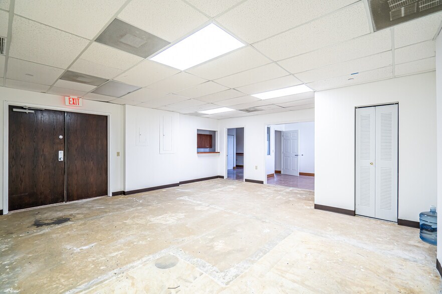 More Photos Of 3702 Washington St, Hollywood Medical For Lease