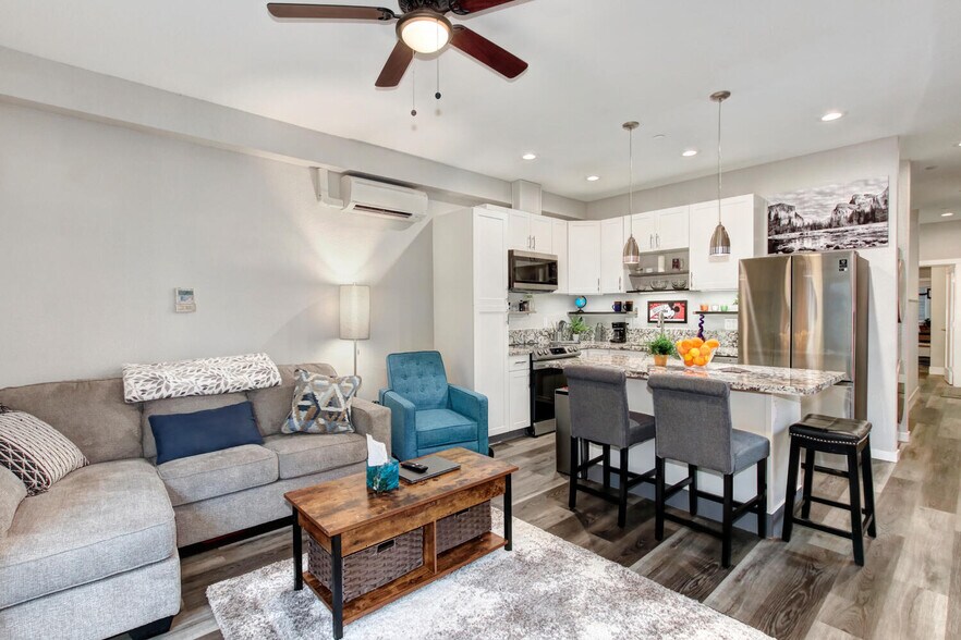 More Photos Of 1413-1415 Victorian Aly, Sacramento Apartments For Sale
