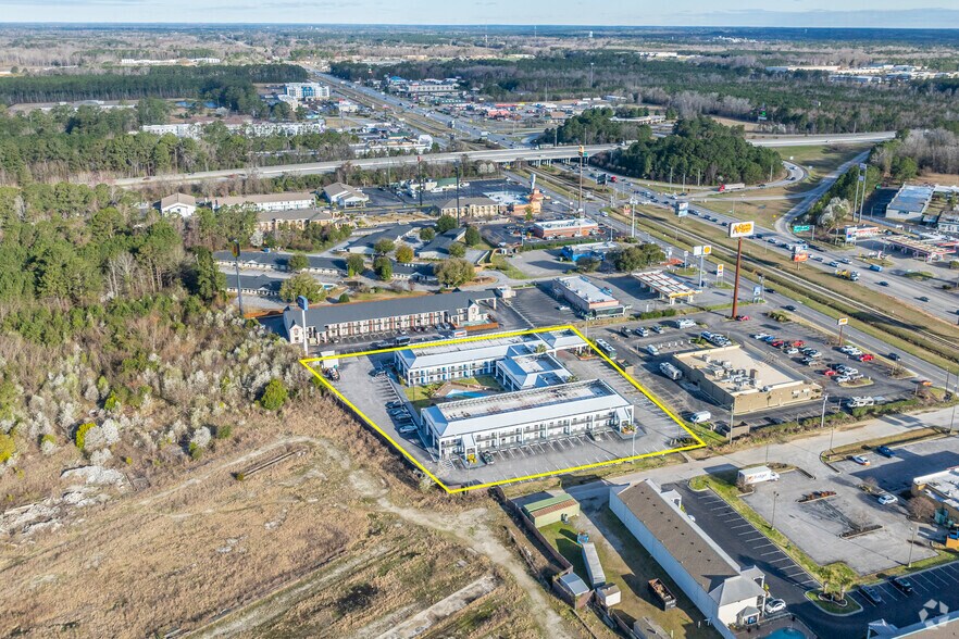 More Photos Of 1826 W Lucas St, Florence Hospitality For Sale