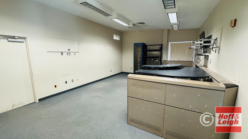 More Photos Of 1280 Sunset Dr, Copley Office For Sale