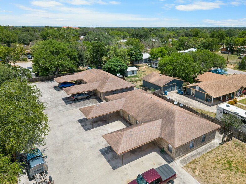 More Photos Of 1118 W Goodwin St, Pleasanton Multifamily For Sale