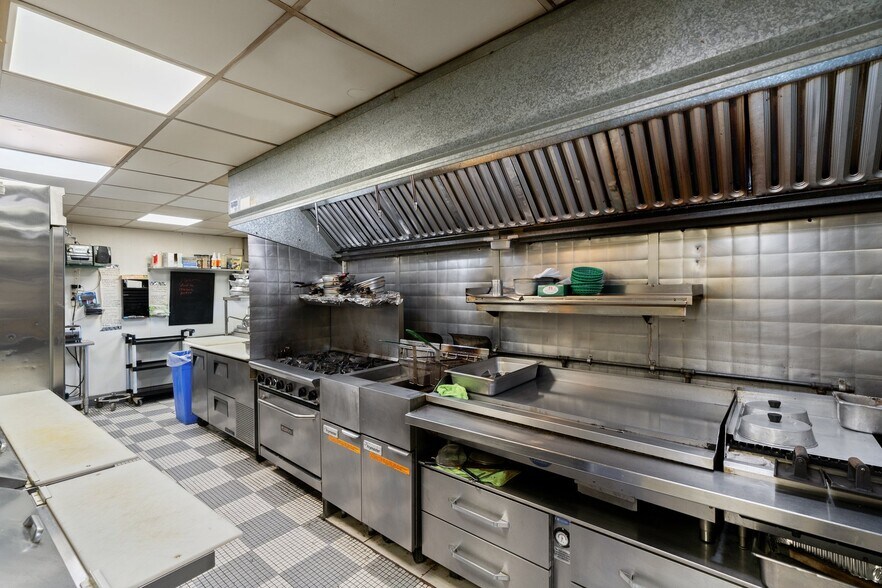 More Photos Of 232 W Moorestown Rd, Wind Gap Restaurant For Sale