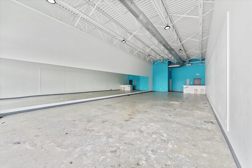 More Photos Of 5706 Root Rd, Spring General Retail For Lease