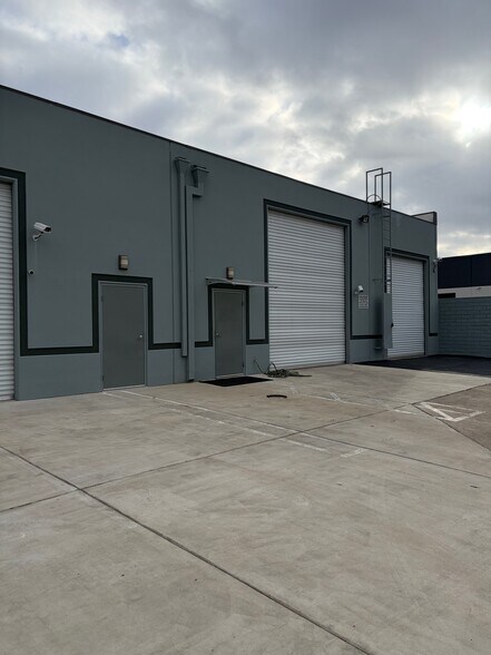 More Photos Of 16722 Hale Ave, Irvine Warehouse For Lease