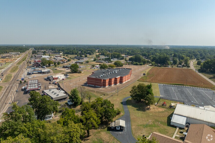 More Photos Of 79 Atoka-Munford Rd, Munford Movie Theatre For Sale