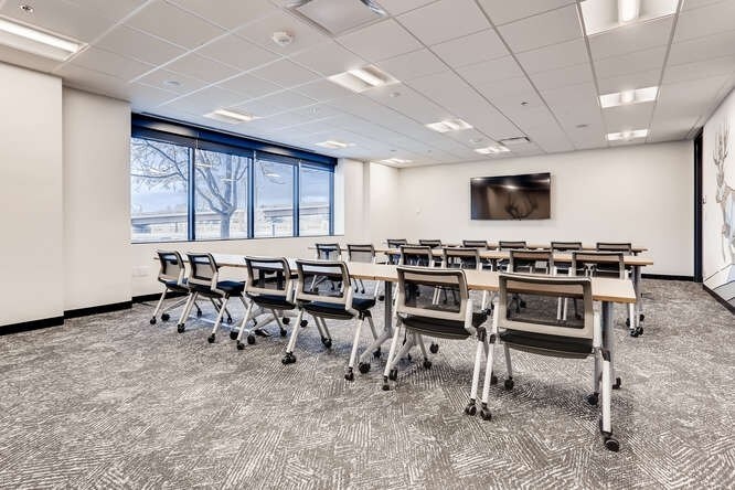 More Photos Of 3131 S vaughn Way, Aurora Unknown For Lease