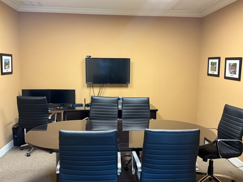 More Photos Of 565 S Hercules Ave, Clearwater Office For Sale