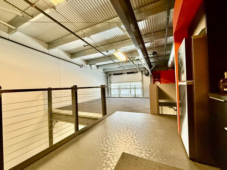 More Photos Of 123 Pit Ln, Pontiac Specialty For Sale