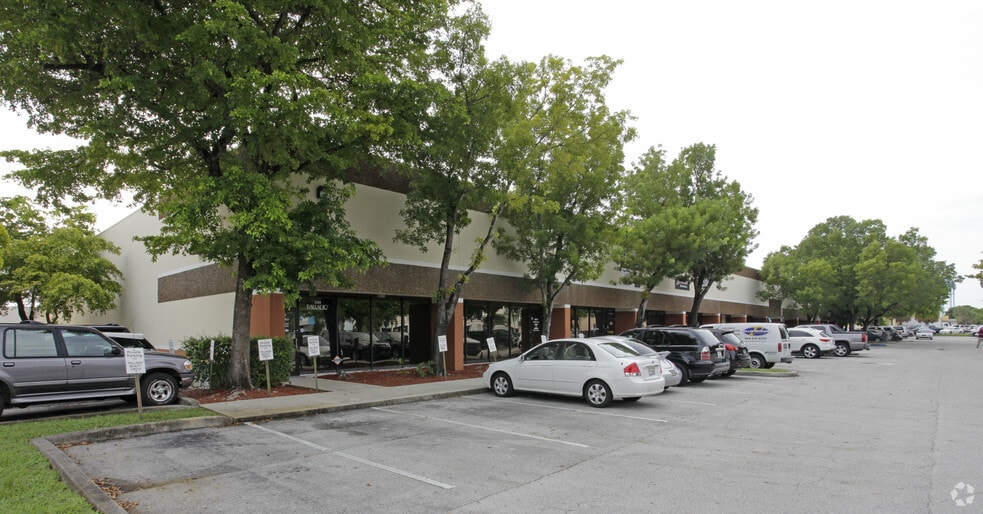 More Photos Of 3101-3129 N 29th Ave, Hollywood Showroom For Lease