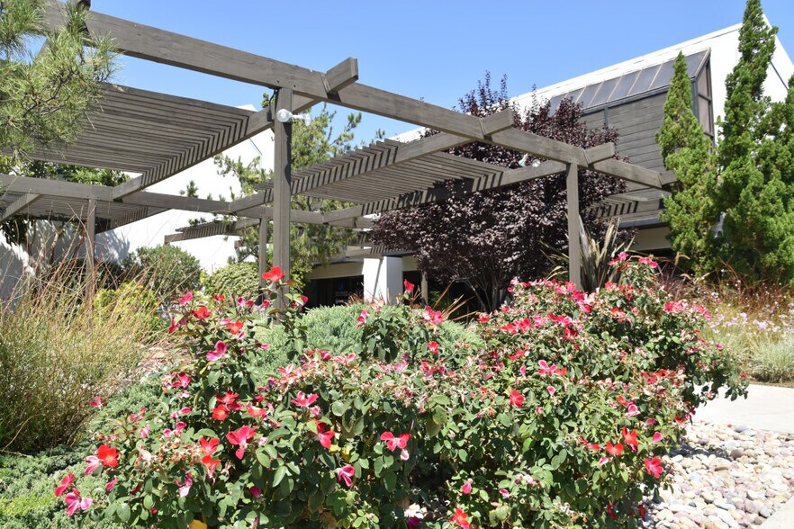 More Photos Of 5115 Douglas Fir Rd, Calabasas Warehouse For Lease