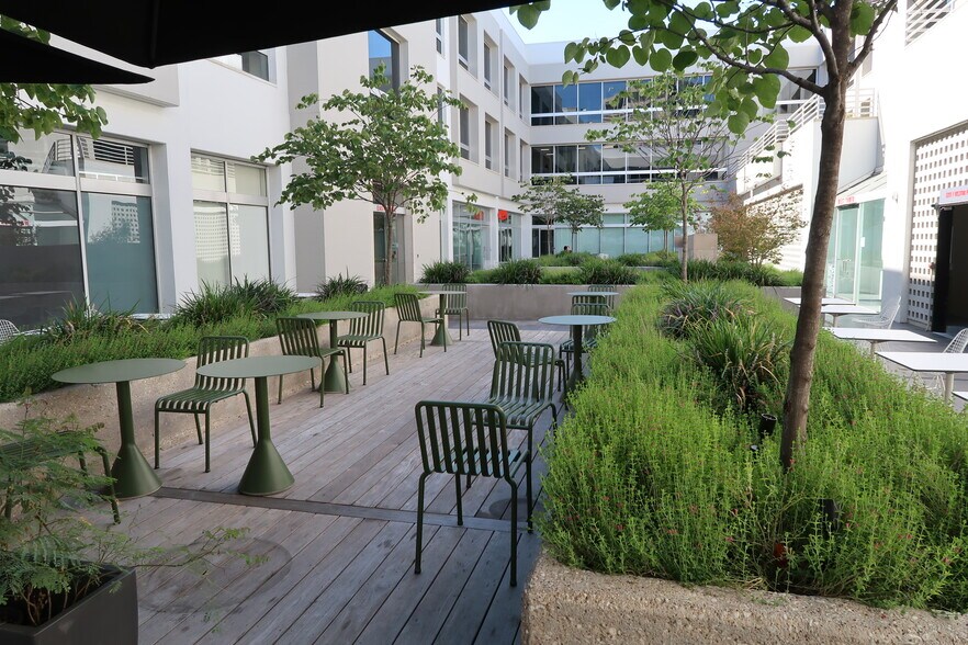 More Photos Of 2811 McKinney Ave, Dallas Office For Lease