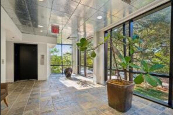 More Photos Of 710 Johnnie Dodds Blvd, Mount Pleasant Medical For Sale