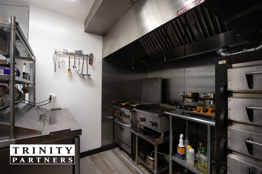 More Photos Of 117 Spears Creek Church Rd, Elgin General Retail For Lease