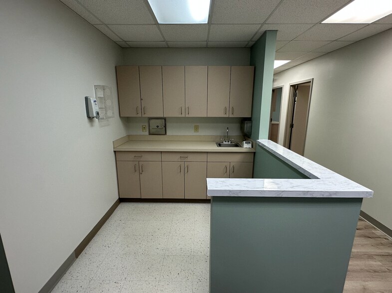 More Photos Of 4866-4874 Wunnenberg Way, West Chester Medical For Lease