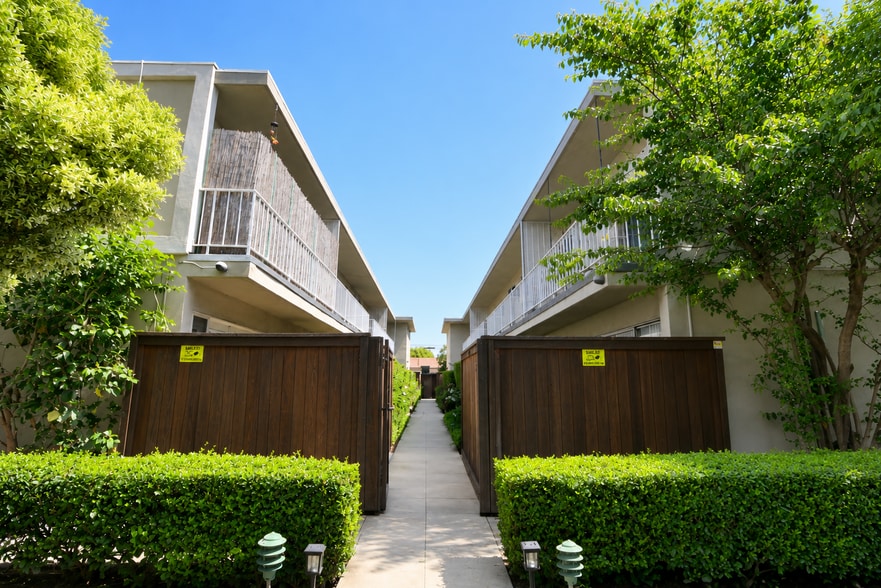 More Photos Of , Los Angeles Multifamily For Sale