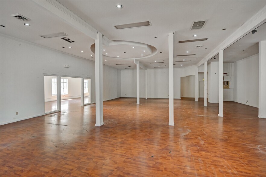 More Photos Of 601-625 Grant Ave, San Francisco Storefront Retail Office For Lease