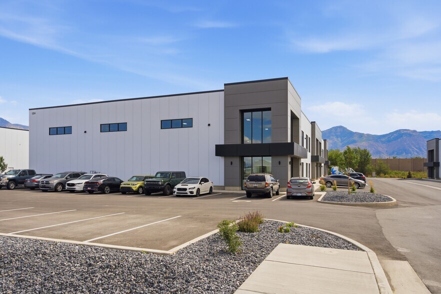 More Photos Of 1204 N 2000 W, Farr West Light Manufacturing For Sale