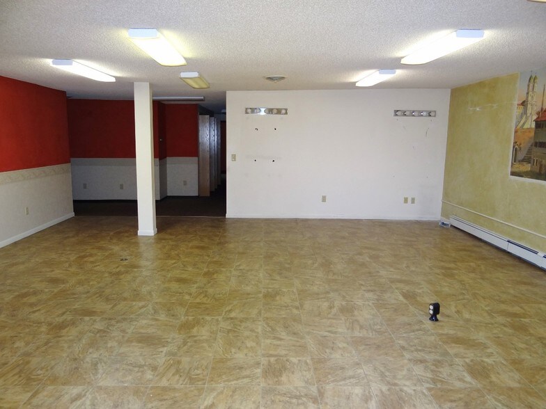 More Photos Of 25 Red River Ave N, Cold Spring Coworking Space