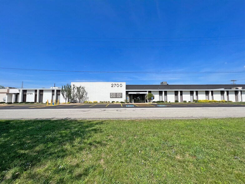 More Photos Of 2700-2730 W 21st St, Erie Office For Lease