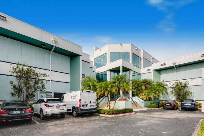 More Photos Of 1800 NW 89th Pl, Miami Refrigeration Cold Storage For Lease