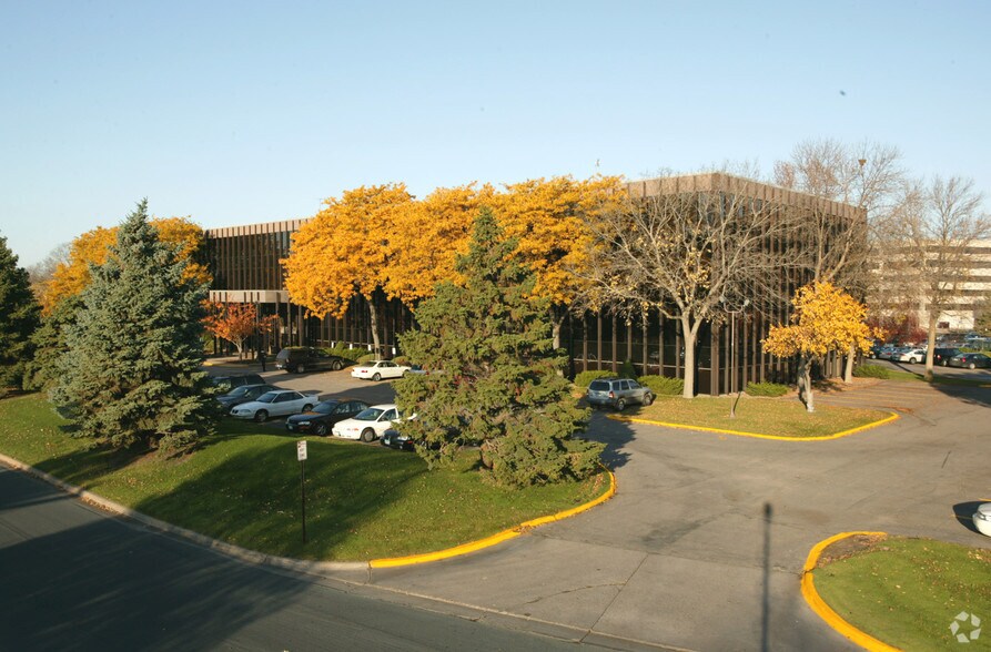 More Photos Of 7400 Metro Blvd, Edina Office For Lease
