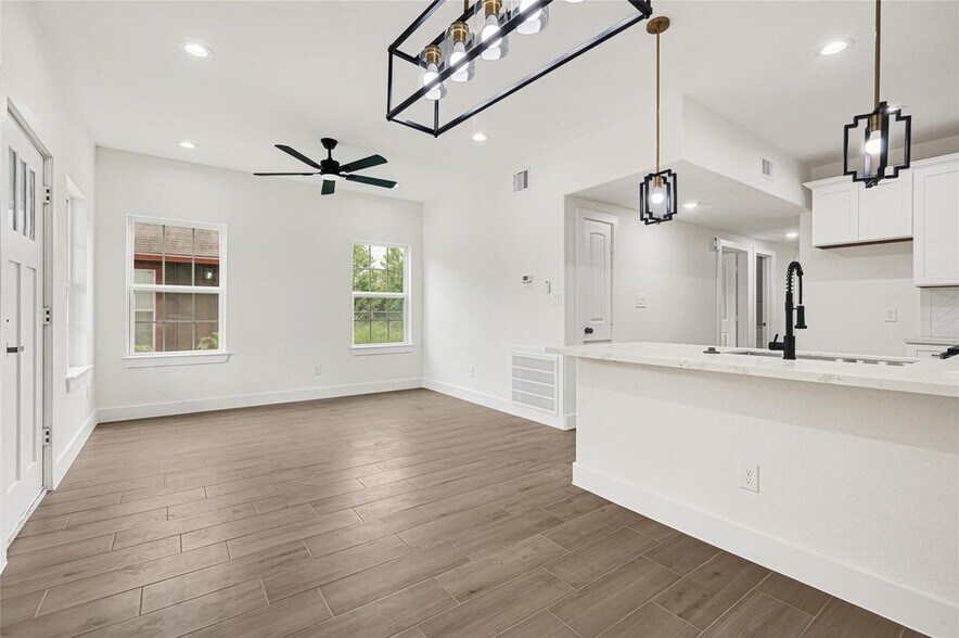 More Photos Of 430 Rhode Island st, Houston Apartments For Sale