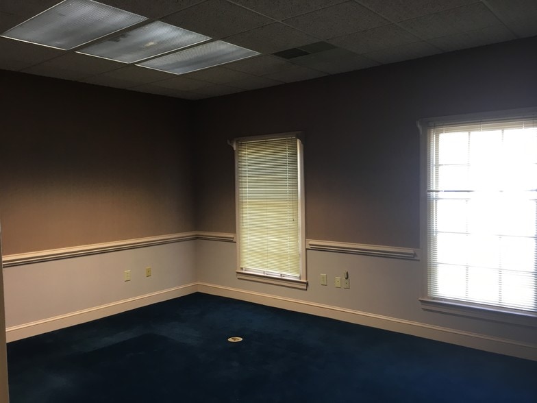 More Photos Of 110 E Arlington Blvd, Greenville Office For Sale