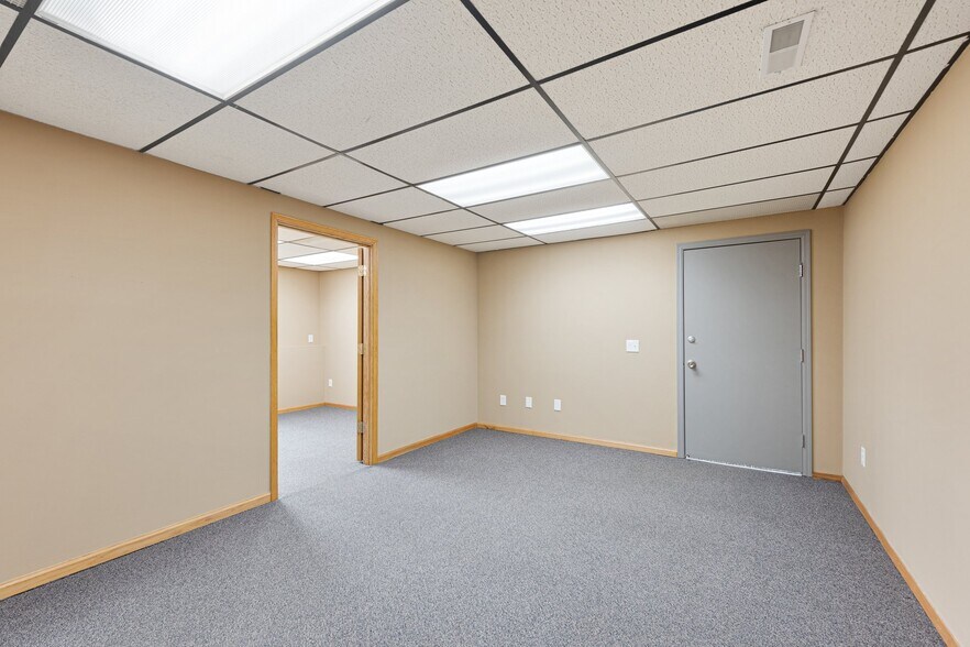 More Photos Of 6957 NW Highway 10, Anoka Office For Lease