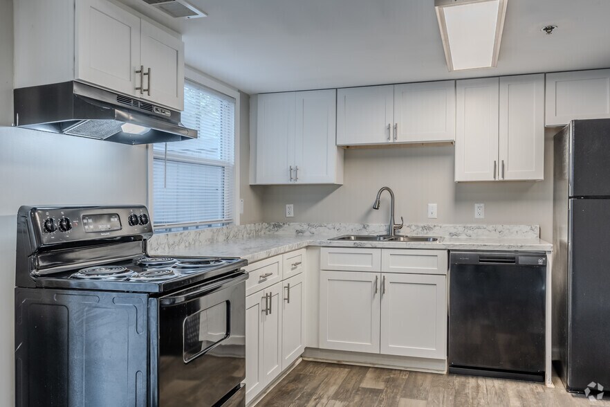 More Photos Of 3100 Godby Rd, College Park Apartments For Sale
