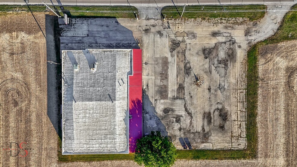 More Photos Of 2414 IL-23, Streator Flex For Sale