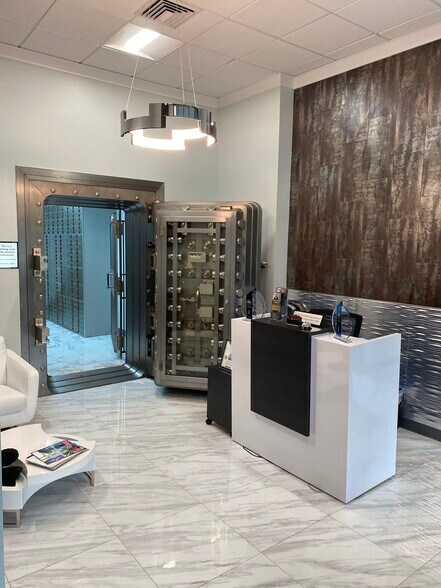 More Photos Of 7600 Jericho Tpke, Woodbury Office For Lease