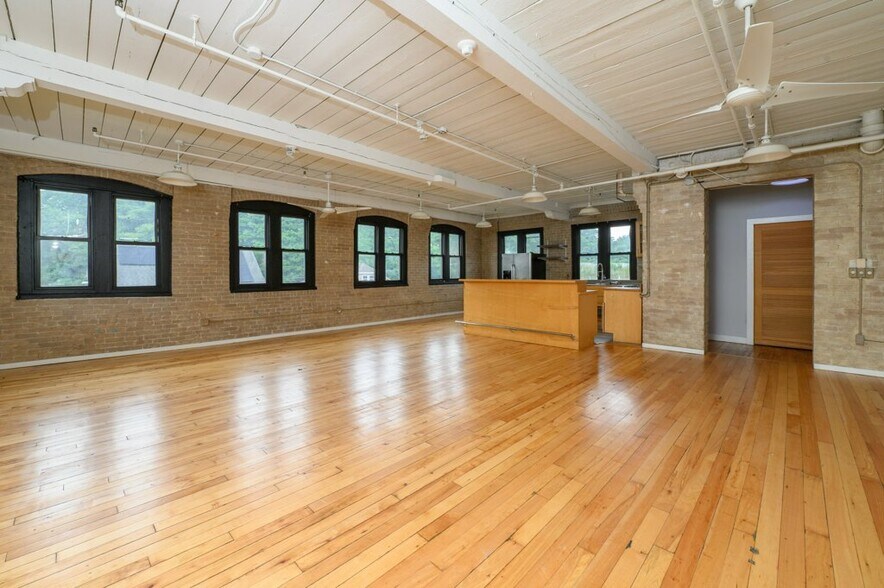 More Photos Of 464 Pratt Street Ext, Meriden Apartments For Sale