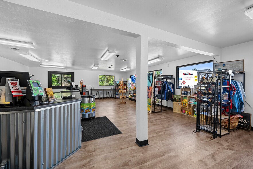 More Photos Of 15376 County Highway W, Crivitz Convenience Store For Sale