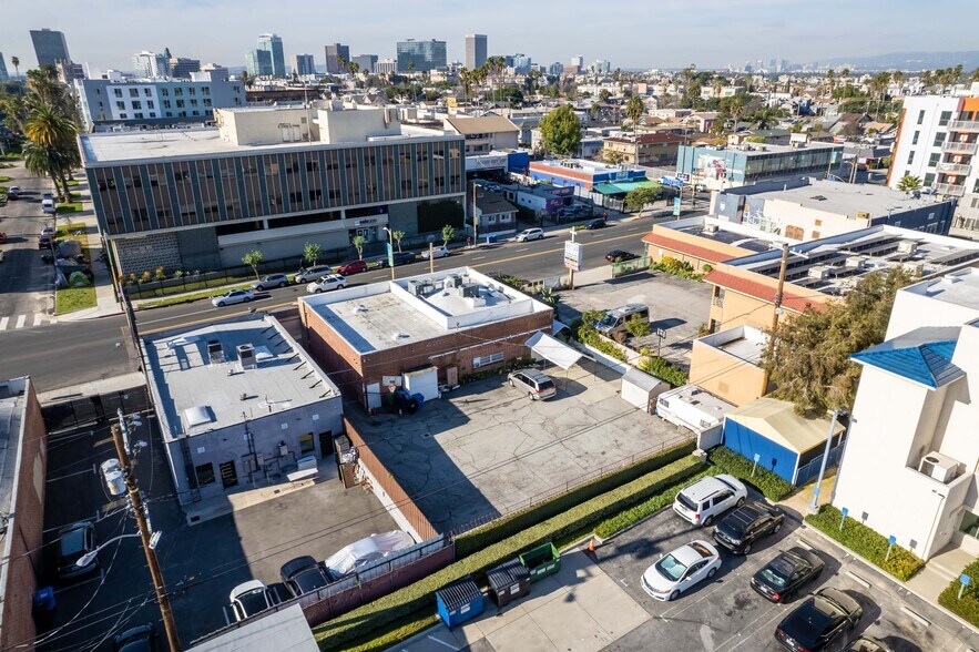 More Photos Of 2909 Beverly Blvd, Los Angeles General Retail For Sale