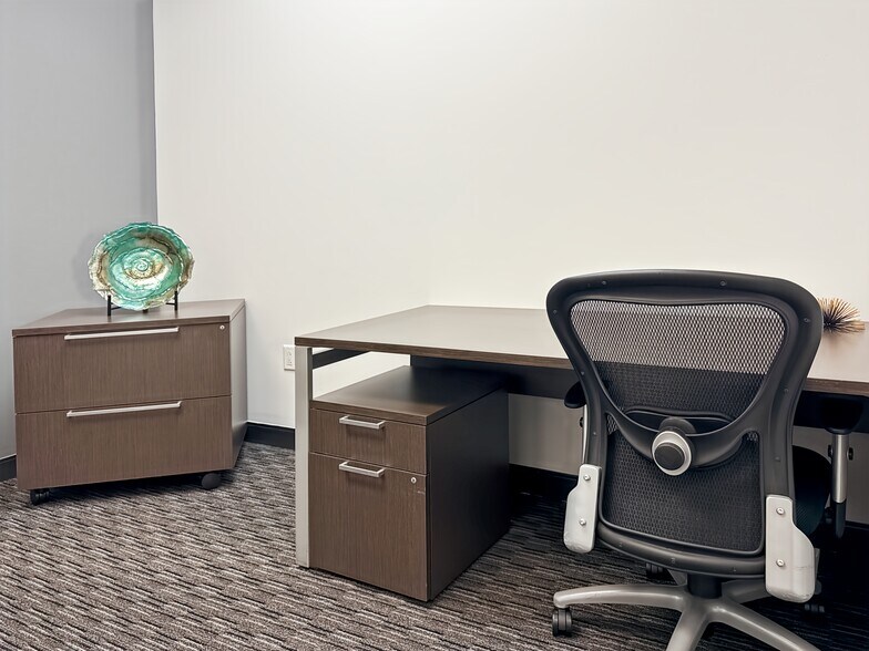 More Photos Of 3 Sugar Creek Center Blvd, Sugar Land Office For Lease