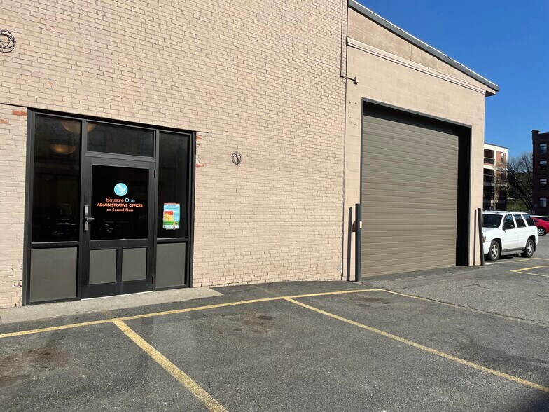 More Photos Of 1095 Main St, Springfield Office For Lease