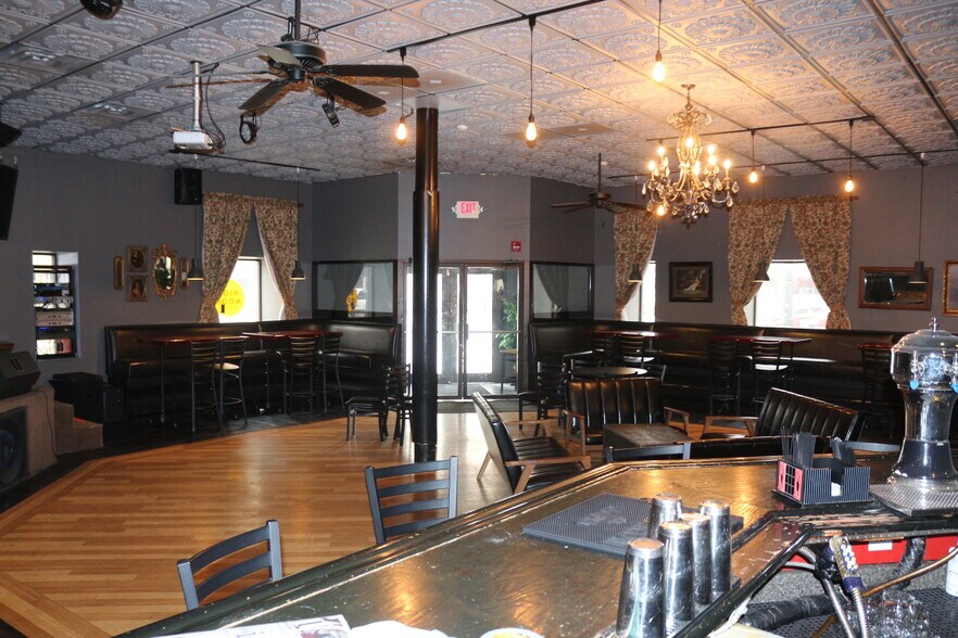 More Photos Of 427 E Monroe St, Springfield Office For Sale