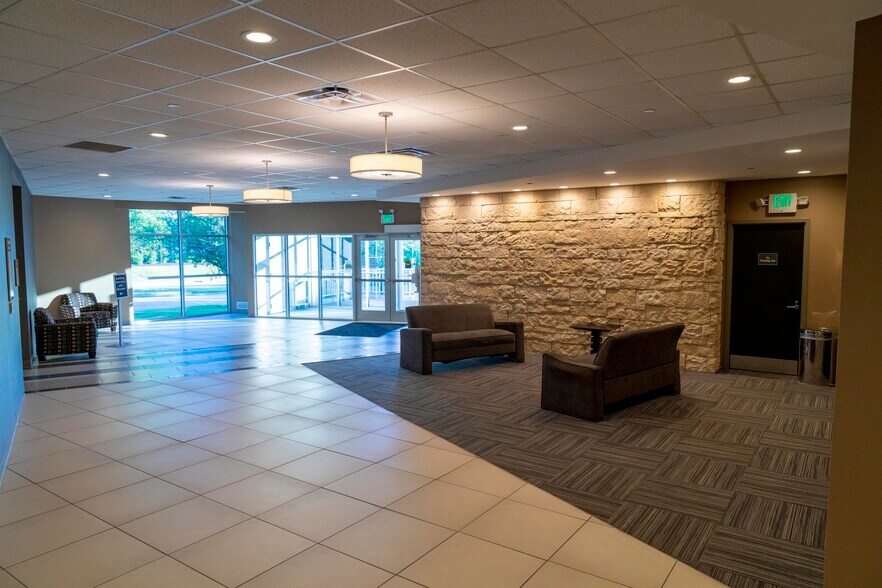 More Photos Of 13431 Old Meridian St, Carmel Medical For Lease