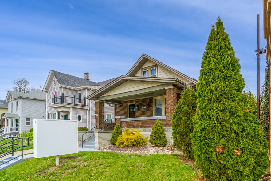 More Photos Of 240 S Buchanan St, Edwardsville Office For Sale