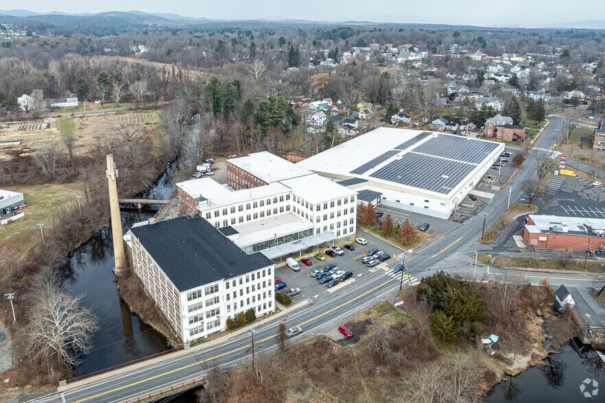 More Photos Of 221 Pine St, Florence Showroom For Lease